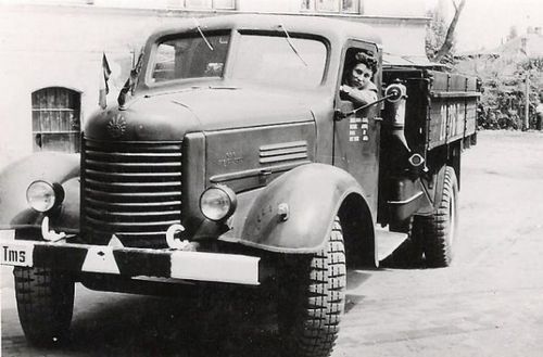 Așa arătau camioanele în anii '50, când Țiriac lucra la Steagul Roșu, foto: bzi.ro