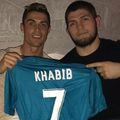 Cristiano Ronaldo (35 de ani), starul lui Juventus, l-a îmbărbatat pe Khabib Nurmagomedov (32) după gala UFC 254, la finalul căreia rusul și-a anunțat retragerea.