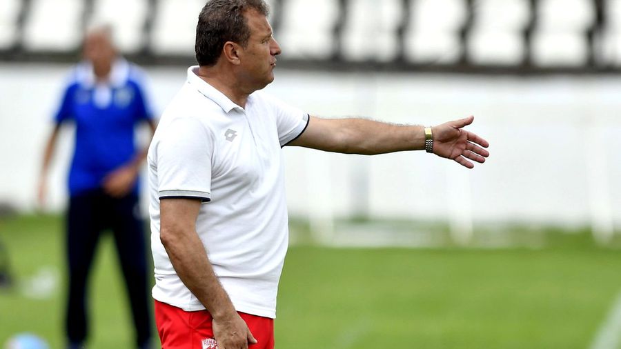 Emil Ursu, protectorul lui Borcea din adolescență, este acum antrenorul lui Dinamo II Emil Ursu, protectorul lui Borcea din adolescență, este acum antrenorul lui Dinamo II