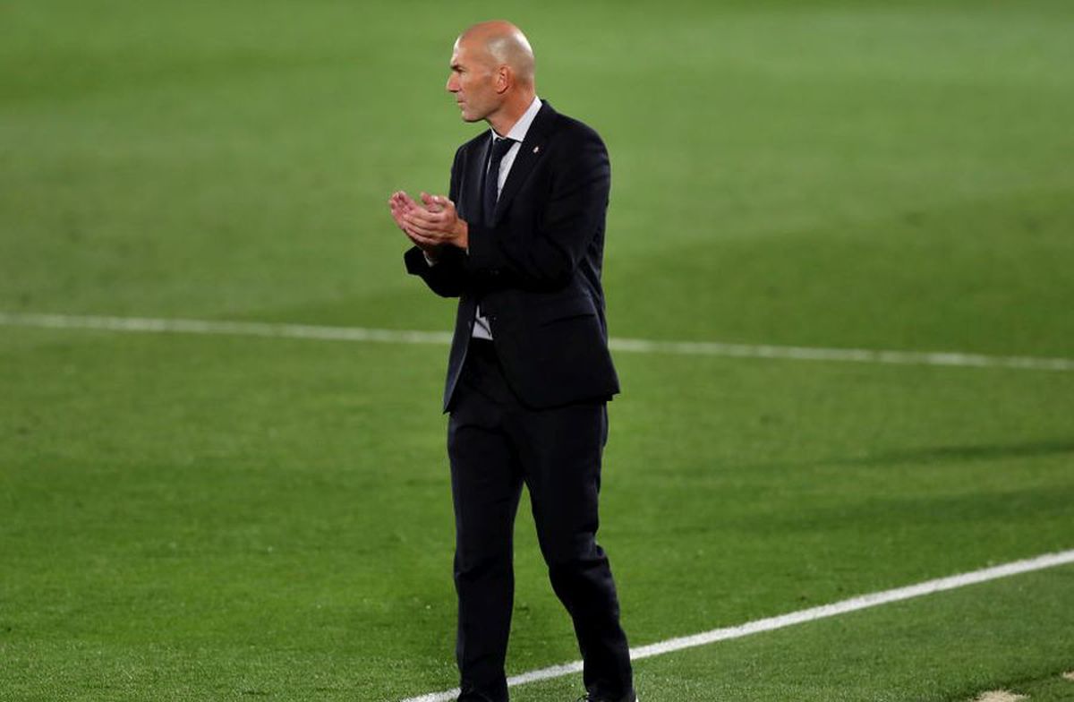 Zinedine Zidane și-a salvat postul cu Barcelona » Francezul, mult peste Jose Mourinho în El Clasico!