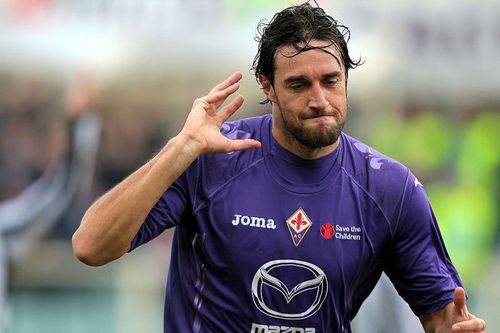 Fostul mare atacant italian, coleg cu Adrian Mutu la Fiorentina, Luca Toni a fost atacat în propria casă de trei indivizi mascați