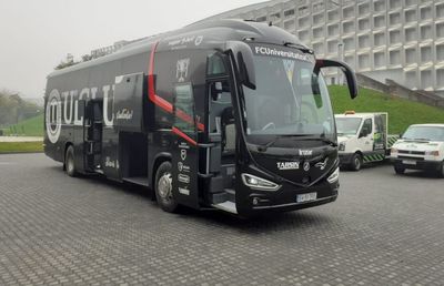 FOTO U Cluj și-a prezentat noul autocar » Imagini spectaculoase