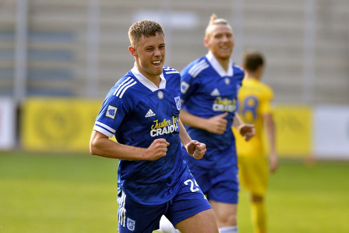 Penalty jenant primit de Petrolul în meciul cu FC U Craiova! Cum l-a păcălit Valentin Balint pe arbitru