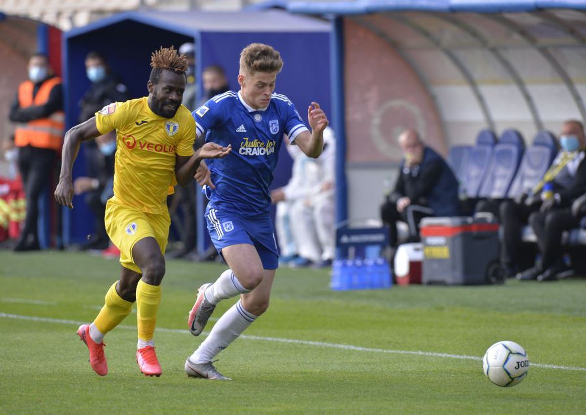 Penalty jenant primit de Petrolul în meciul cu FC U Craiova! Cum l-a păcălit Valentin Balint pe arbitru