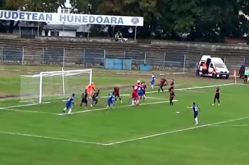 Momentul golului de 3-3 în CS Hunedoara - CSO Cugir // sursă foto: captură YouTube