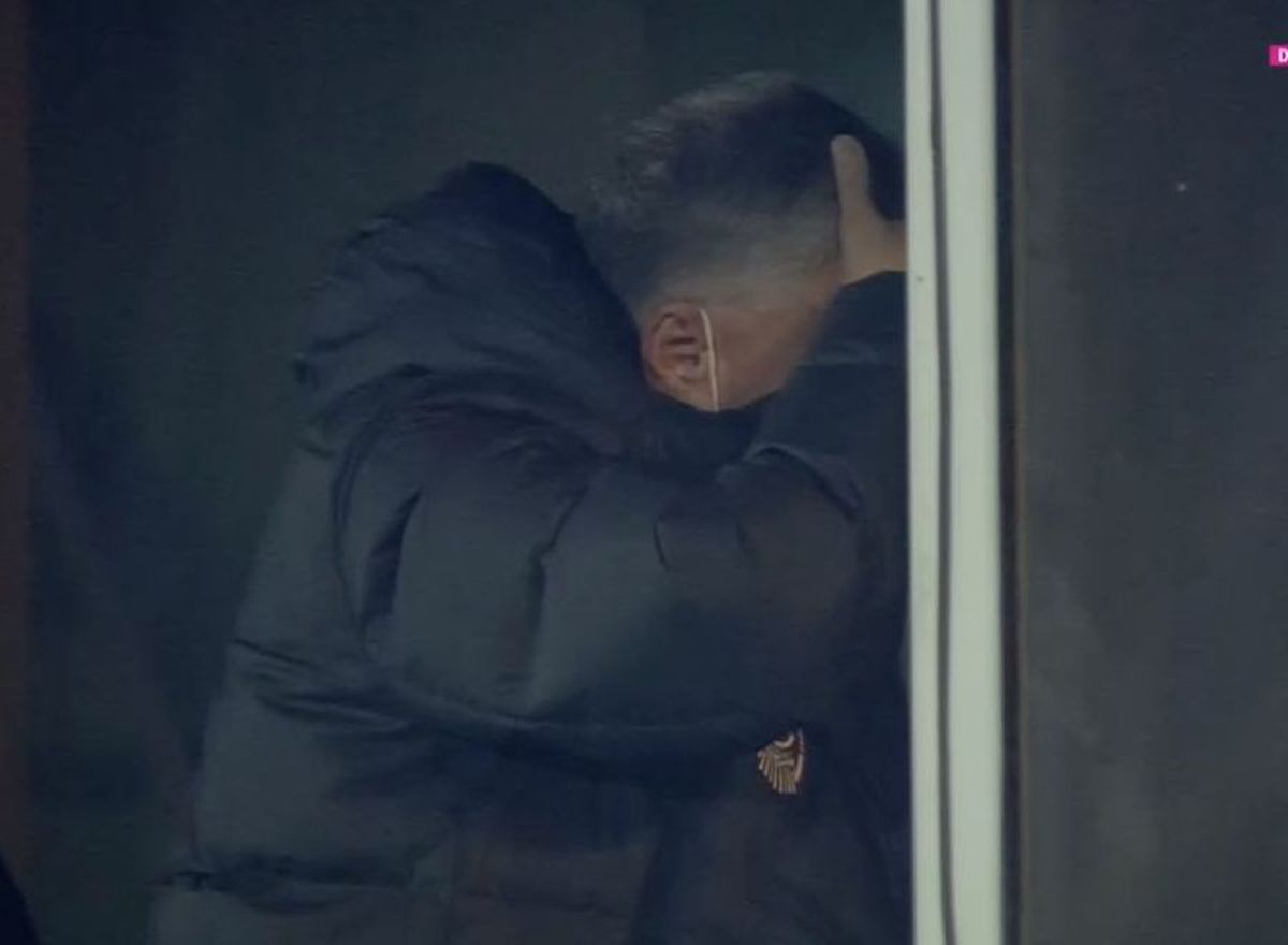 FOTO Accidentare gravă la CFR Cluj » Lui Petrescu nu i-a venit să creadă! Cum a reacționat în tribună