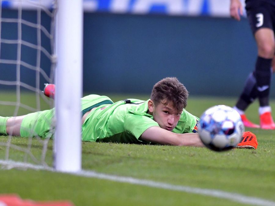 Ștefan Dobre FOTO: sportpictures.eu Ionuț Chirilă, discurs furibund » A pus la zid un jucător de 20 de ani: „E hilar ce a făcut, e momentul să ia o pauză” + cum explică înfrângerea cu UTA