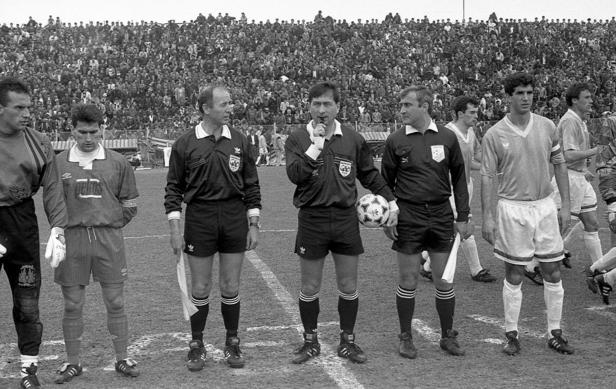 40 de ani de la debutul arbitrului Ion Crăciunescu în prima ligă: „Puteam muri acolo, m-au salvat Bölöni și doctorii de la Târgu Mureș!”
