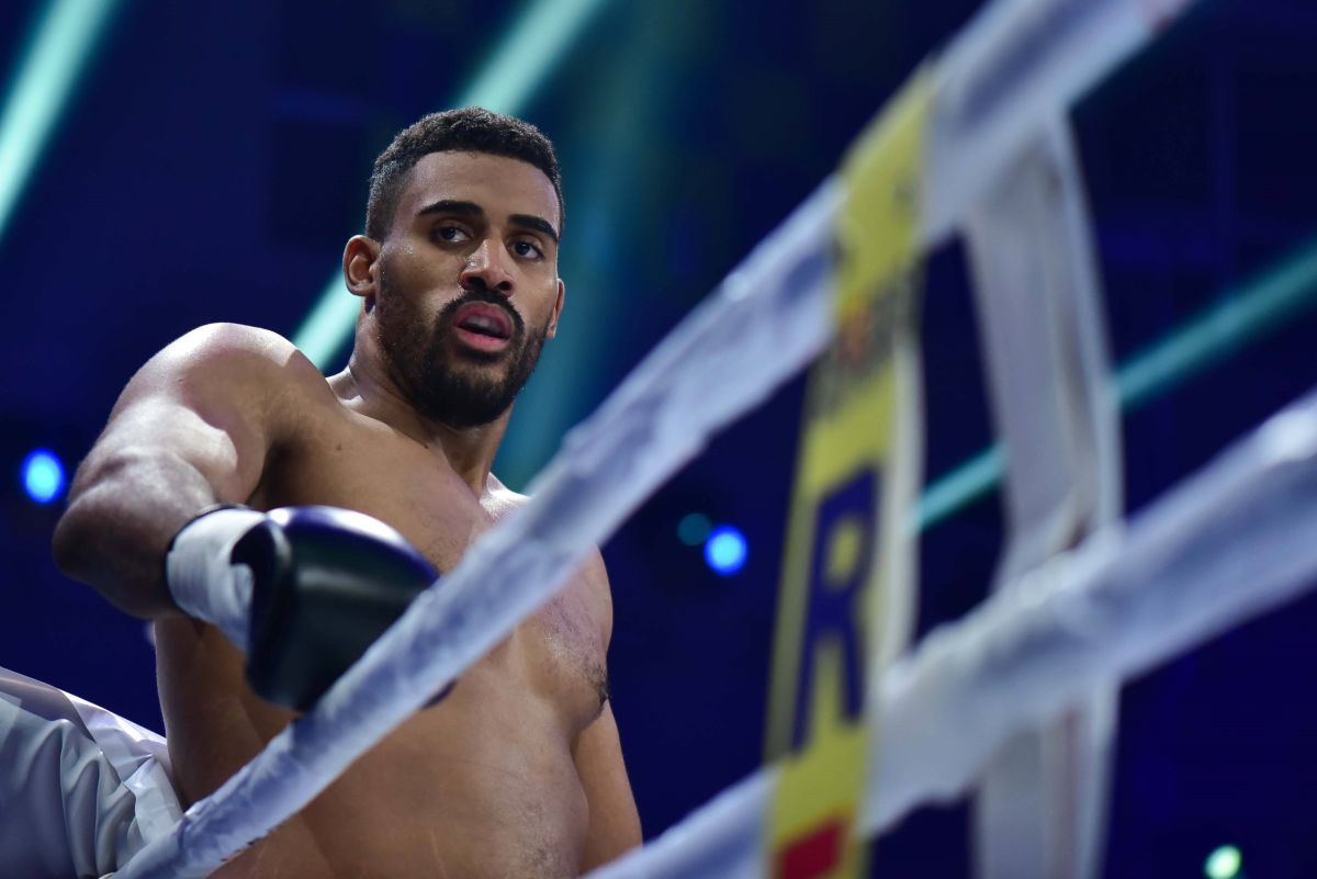 De la fotbal la kickboxing » Benny Adegbuyi și-a spus povestea la „Prietenii lui Ovidiu”: „Tata e nigerian, dar eu mă simt sută la sută român. Țin cu FCSB”