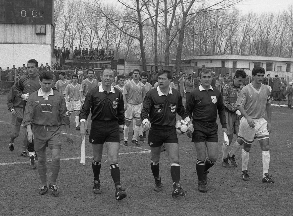 40 de ani de la debutul arbitrului Ion Crăciunescu în prima ligă: „Puteam muri acolo, m-au salvat Bölöni și doctorii de la Târgu Mureș!”