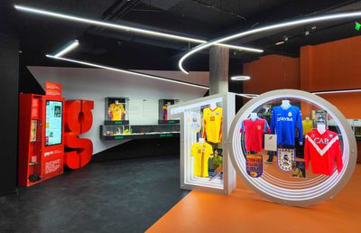 Muzeul Fotbalului, experiență spectaculoasă în inima Bucureștiului » Gică Popescu: „Am adus aici multe tricouri din colecția personală!”. Gazeta Sporturilor are un loc special