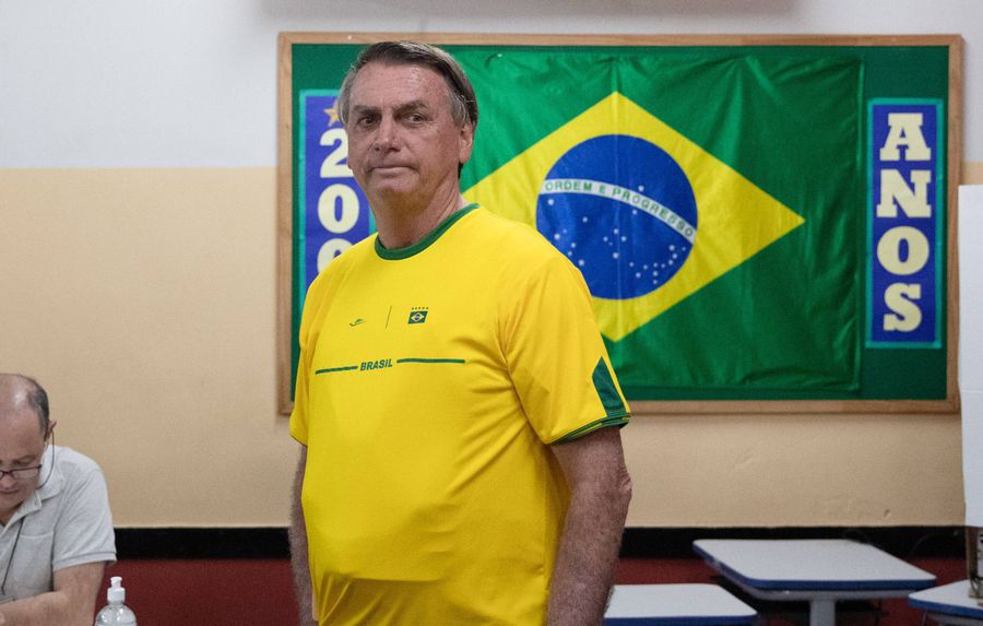 Să porți tricoul naționalei pe străzile din Brazilia poate însemna să fii atacat! Lupta dintre președintele lui Neymar și omul lui Juninho a împărțit țara fotbalului spectacol