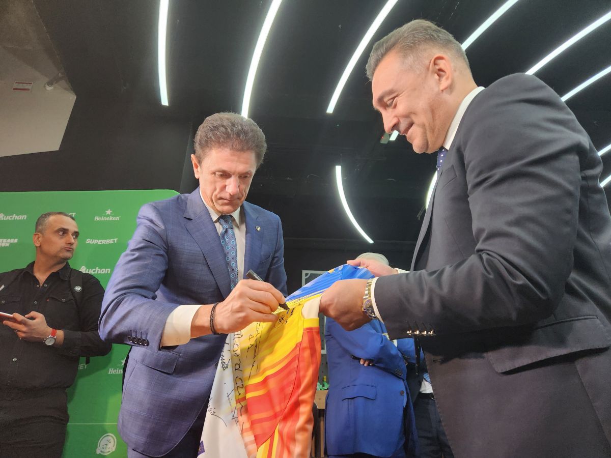 Anghel Iordănescu, năpădit de emoții la inaugurarea Muzeului Fotbalului: „Mă bucură contribuția lui Gică Popescu și că mi-am revăzut prietenii”