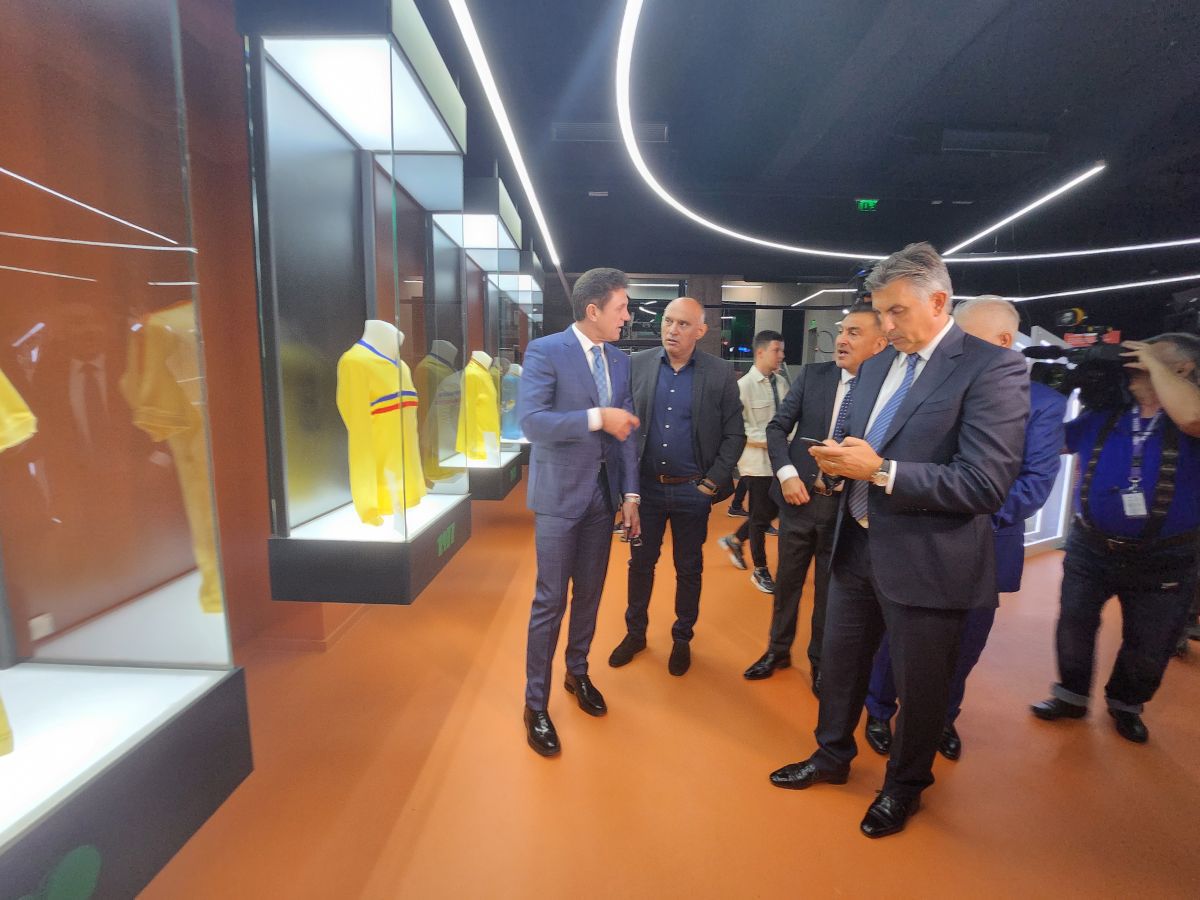 Anghel Iordănescu, năpădit de emoții la inaugurarea Muzeului Fotbalului: „Mă bucură contribuția lui Gică Popescu și că mi-am revăzut prietenii”
