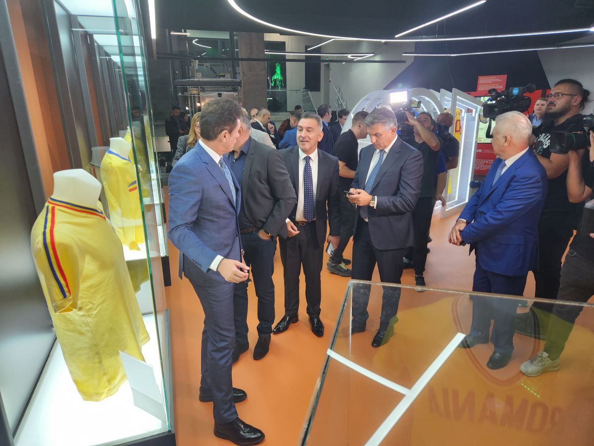 Anghel Iordănescu, năpădit de emoții la inaugurarea Muzeului Fotbalului: „Mă bucură contribuția lui Gică Popescu și că mi-am revăzut prietenii”
