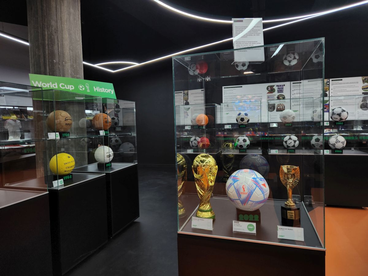 Anghel Iordănescu, năpădit de emoții la inaugurarea Muzeului Fotbalului: „Mă bucură contribuția lui Gică Popescu și că mi-am revăzut prietenii”