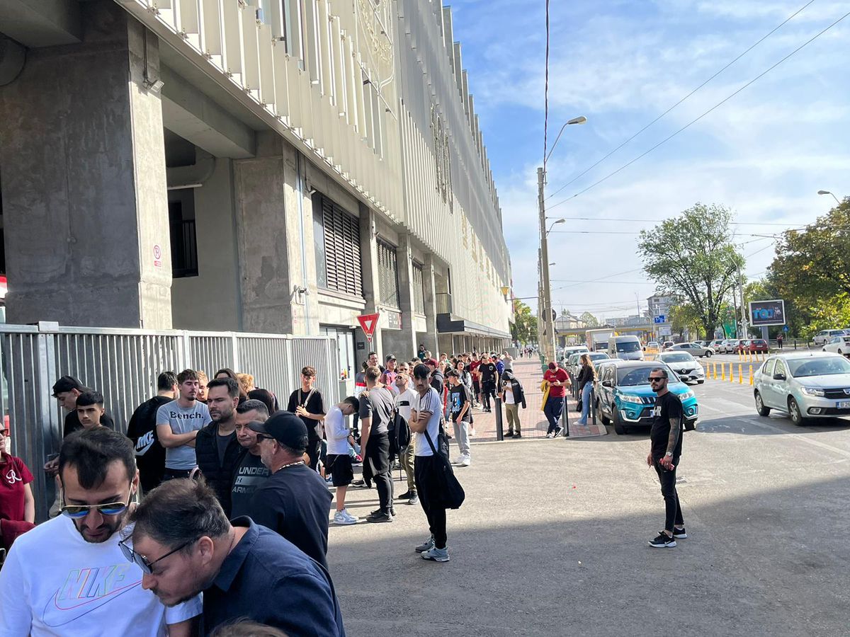 Coadă în Giulești pentru bilete la meciul Rapidului cu CSA din Cupa României: „Pentru rapidișți Steaua e în Liga a 2-a! FCSB e o echipă nouă, fără siglă și stadion”