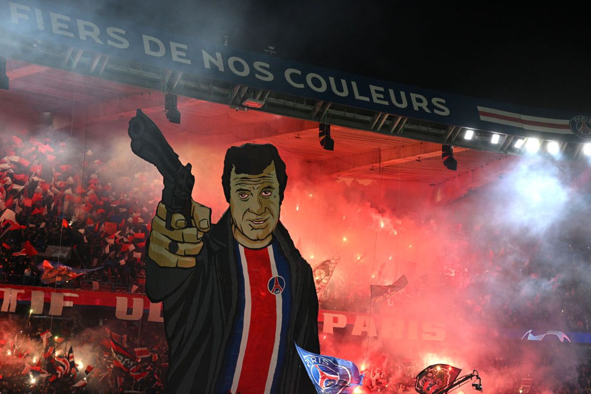 Ultrașii lui PSG, scenografie imensă la ambele peluze! „Diavolul milanez”, luat la țintă de un actor uriaș