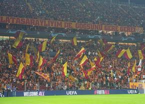 Năuciți în „cazanul” de la Istanbul » Suporterii lui Galatasaray au făcut o atmosferă incendiară la meciul cu Bayern: „132 de decibeli, cât un avion cu reacție!”