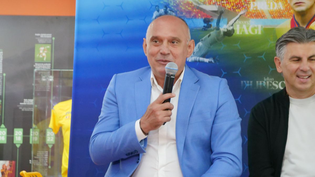 Ilie Dumitrescu a avut lacrimi în ochi la conferința „Generației de Aur”: „Ar fi meritat și el să fie cu noi la acest eveniment”
