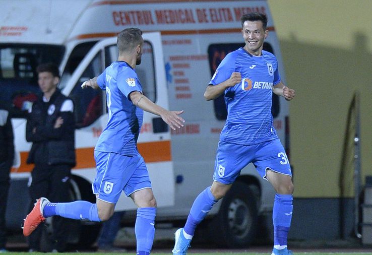 Luis Nițu, în dreapta, sărbătorind un gol în tricoul Craiovei / foto: Cristi Preda