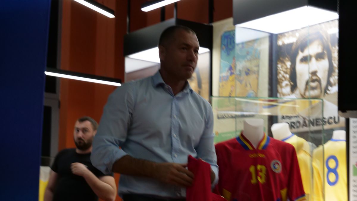 Ilie Dumitrescu a avut lacrimi în ochi la conferința „Generației de Aur”: „Ar fi meritat și el să fie cu noi la acest eveniment”