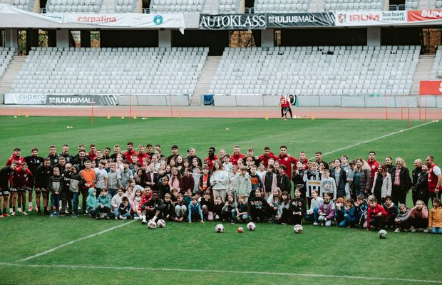 Fac furori în Superligă, dar s-au împiedicat cu echipa de pe locul 7 din Liga 3 + jucătorii au primit o vizită-surpriză