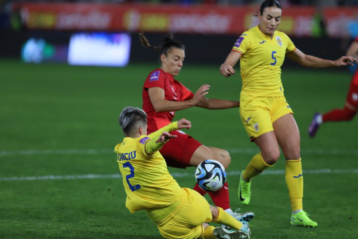 România - Polonia 1-2 » Cu 3.000 de oameni pe Arc, „tricolorele” au condus, dar au clacat pe final. Faza care a cântărit decisiv