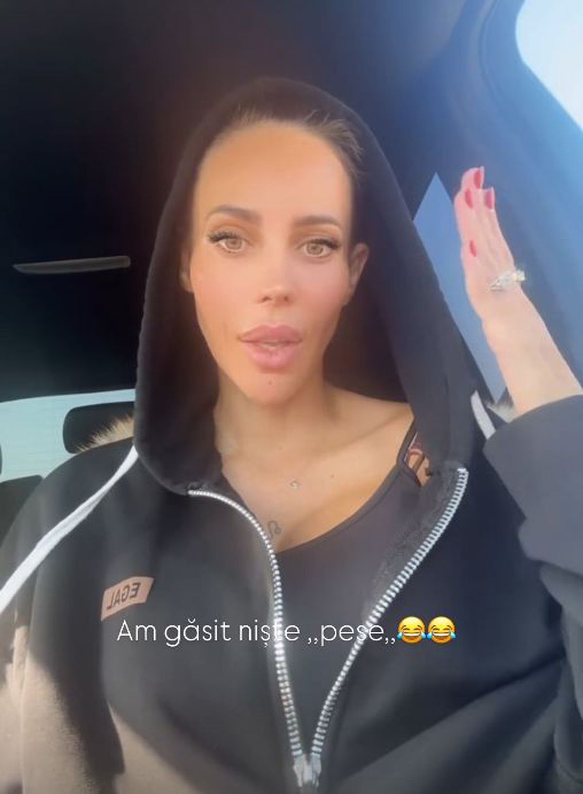 Lena, soția lui Gabi Enache, a apărut pe Internet așa cum doar fotbalistul o vede. A renunțat la sutien și a pozat provocator