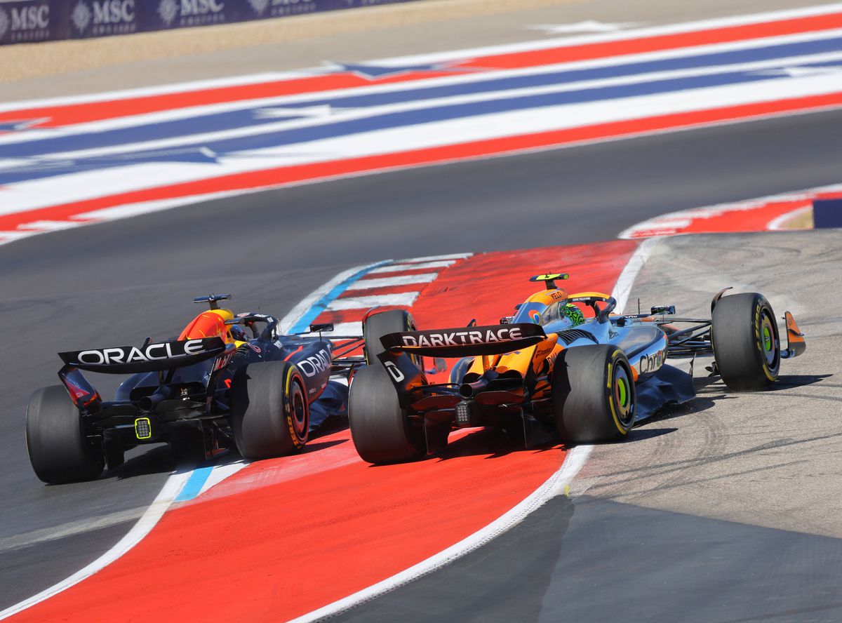 Max Verstappen și Lando Norris, duel la limită pe circuitul din Austin