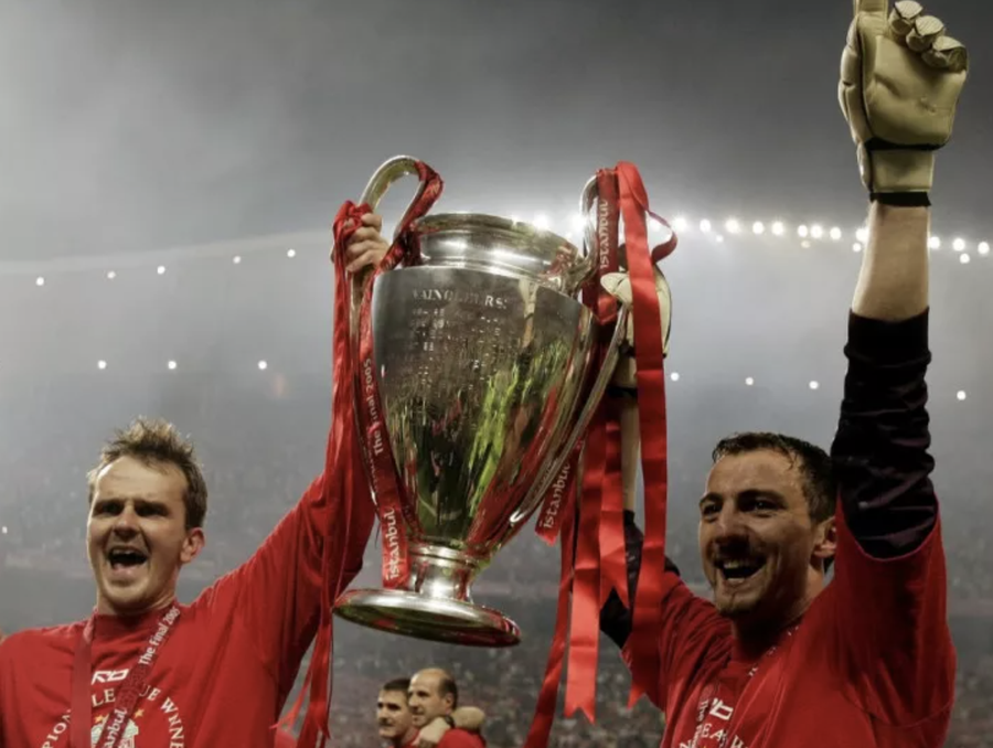 Didi Hamann și Jerzy Dudek, după triumful din Liga Campionilor în fața lui AC Milan (sezonul 2004/2005) // FOTO: Reuters Fostul câștigător de Champions League cu Liverpool știe ce îi lipsește trupei lui Arne Slot: „Dacă nu vor face asta, nu vor câștiga nimic în acest sezon”