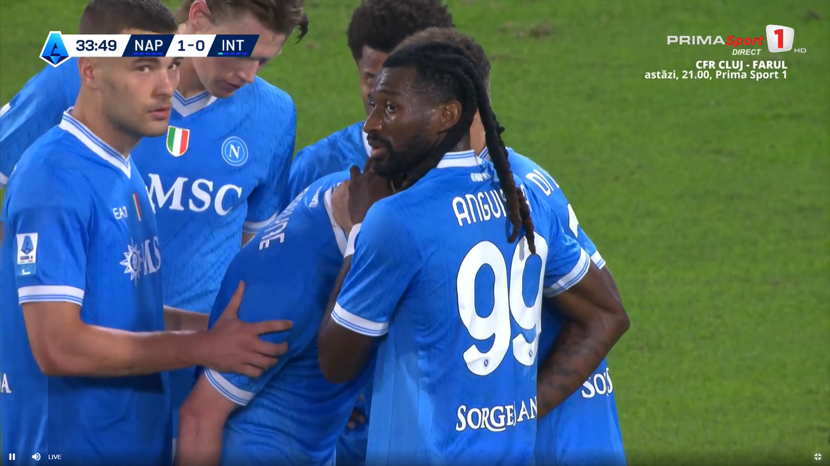 A marcat împotriva lui Cristi Chivu și a rămas împietrit » Imagini nemaivăzute cu superstarul mondial, în Napoli - Inter