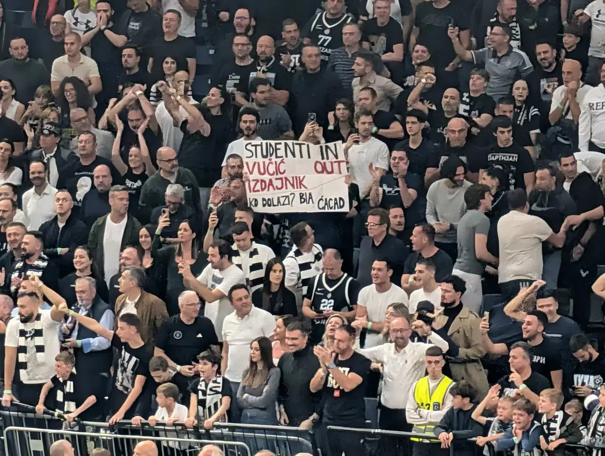 Confruntare violentă între suporterii lui Partizan