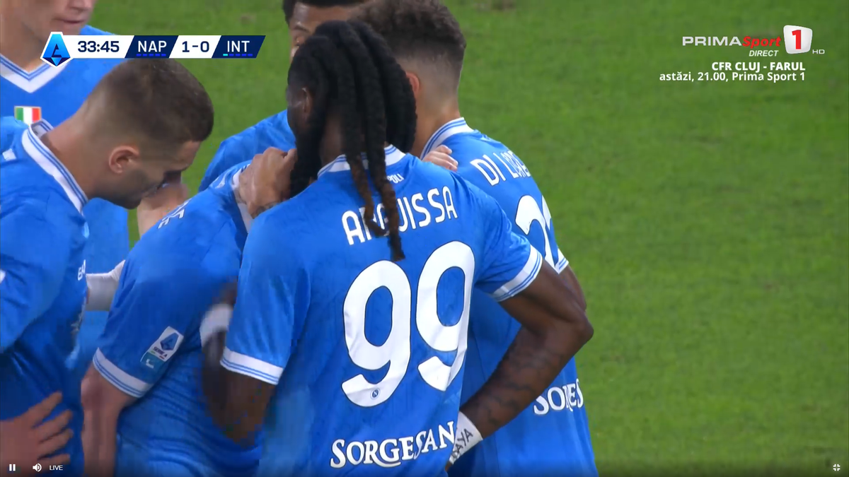 A marcat împotriva lui Cristi Chivu și a rămas împietrit » Imagini nemaivăzute cu superstarul mondial, în Napoli - Inter