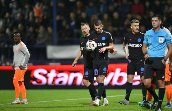 Dezvăluiri incendiare din vestiarul FCSB: „Toată lumea îi zice «sifonul lui Gigi», ia mai multe informații de la el decât de la MM Stoica”