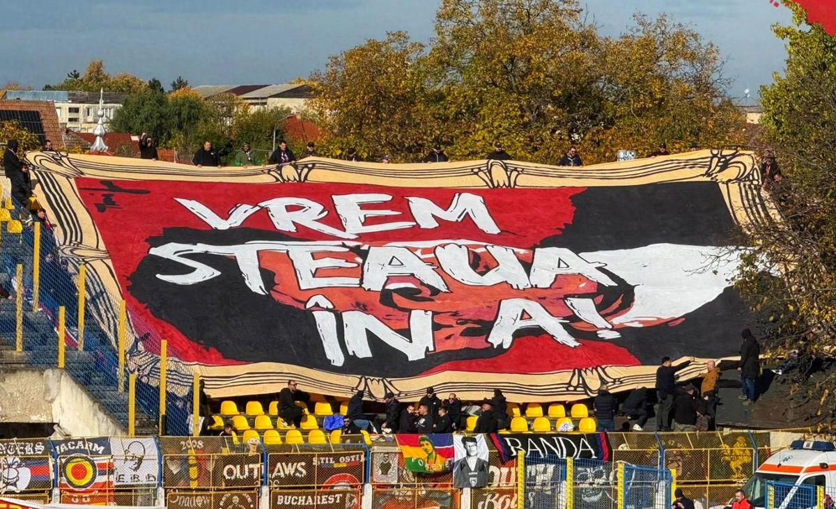 Mesajele afișate de suporterii Stelei la Satu Mare