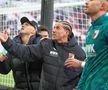 Jucătorii lui Augsburg au fost „scoși la tablă” de către ultrași // foto: Imago Images