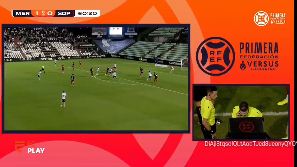 Un arbitru din Spania a vorbit la telefon cu cei din camera VAR