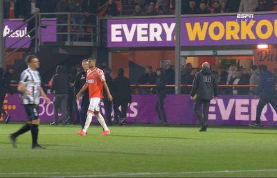 Tensiuni înaintea unui meci din prima ligă » Arbitrul a trimis pe toată lumea la vestiare