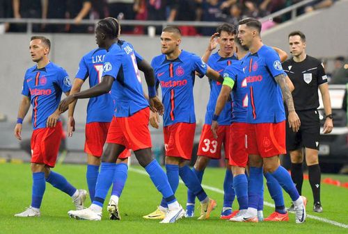 Marius Ștefănescu (stânga)