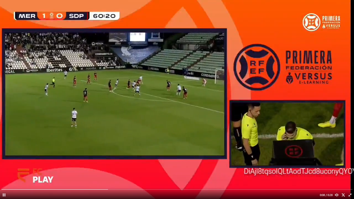 Un arbitru din Spania a vorbit la telefon cu cei din camera VAR