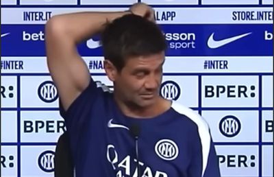 Viral! Cristi Chivu, „atacat” în conferință: „Băieți, a intrat în tricou!” » Cum s-a terminat totul