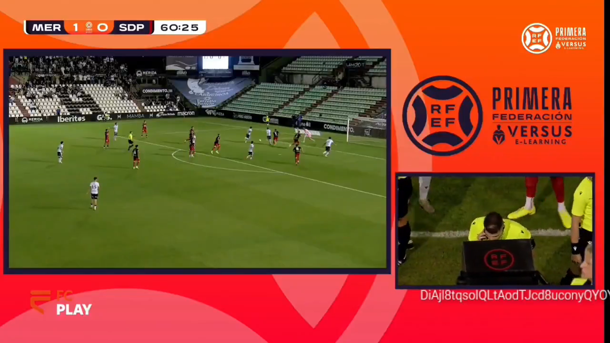 Un arbitru din Spania a vorbit la telefon cu cei din camera VAR