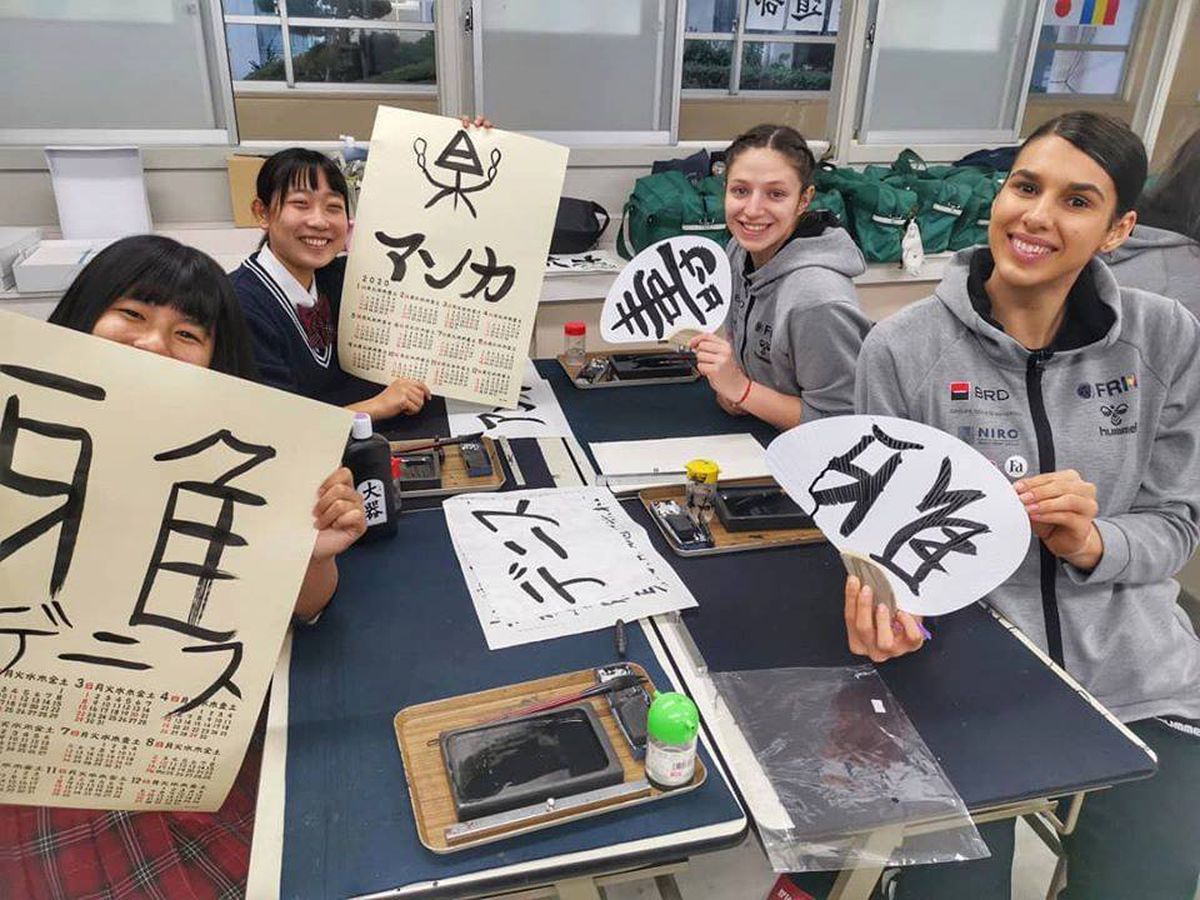 5 zile până la startul Mondialului » FOTO „Tricolorele” au vizitat o școală japoneză