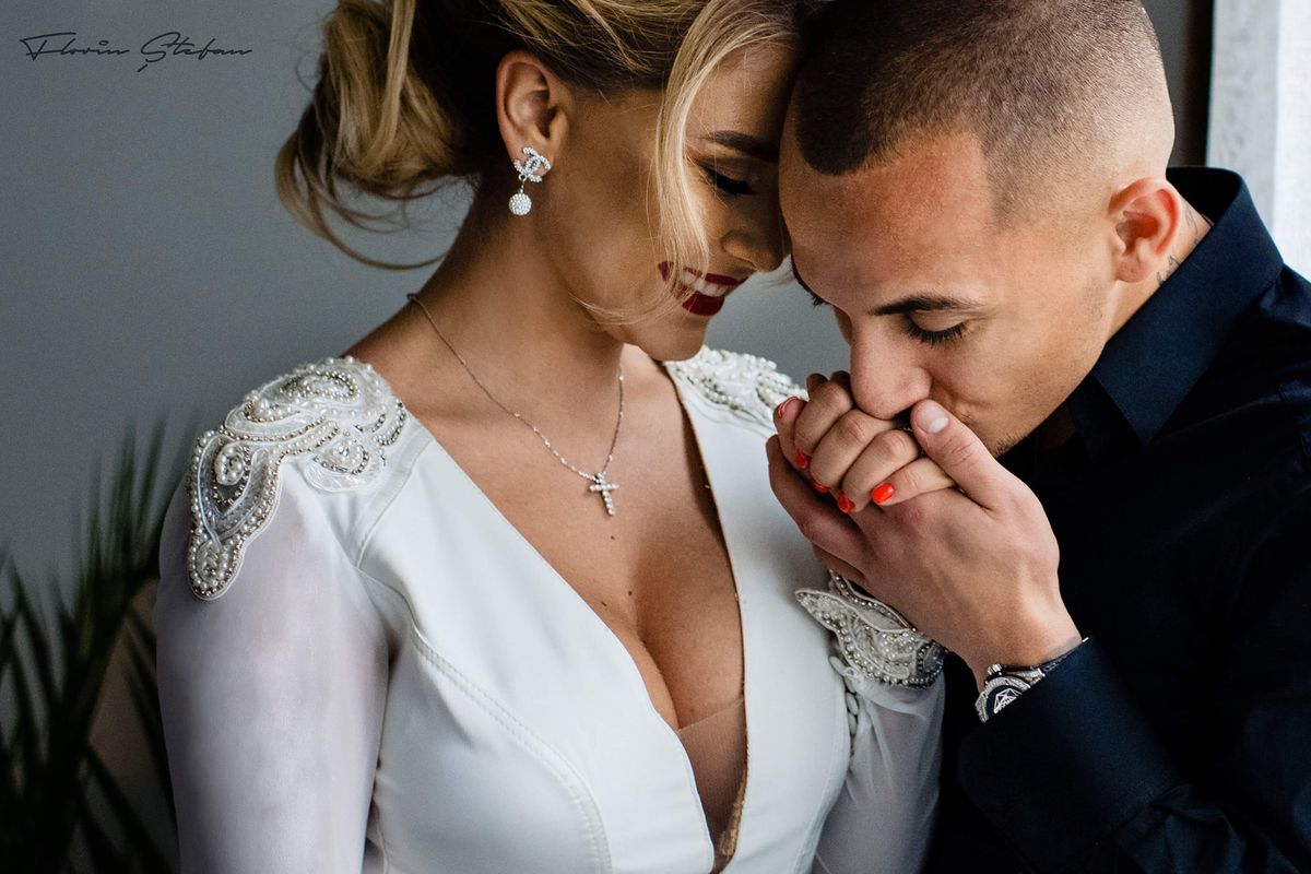 VIDEO+FOTO Alexandru Mitriță s-a căsătorit cu Alesia » Imagini de senzație de la petrecerea la care au participat și Victor Pițurcă și jucătorii Craiovei