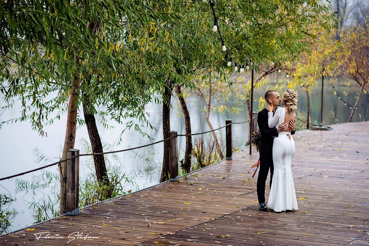 Apariție rară a soției lui Mihai Rotaru: cum a fost surprinsă misterioasa parteneră a finanțatorului Universității Craiova