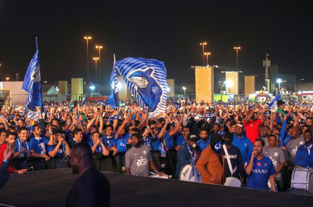 AL HILAL // VIDEO+FOTO Spectacol la Riad! Mii de fani au sărbătorit succesul echipei lui Răzvan Lucescu: „Vă iubesc!”