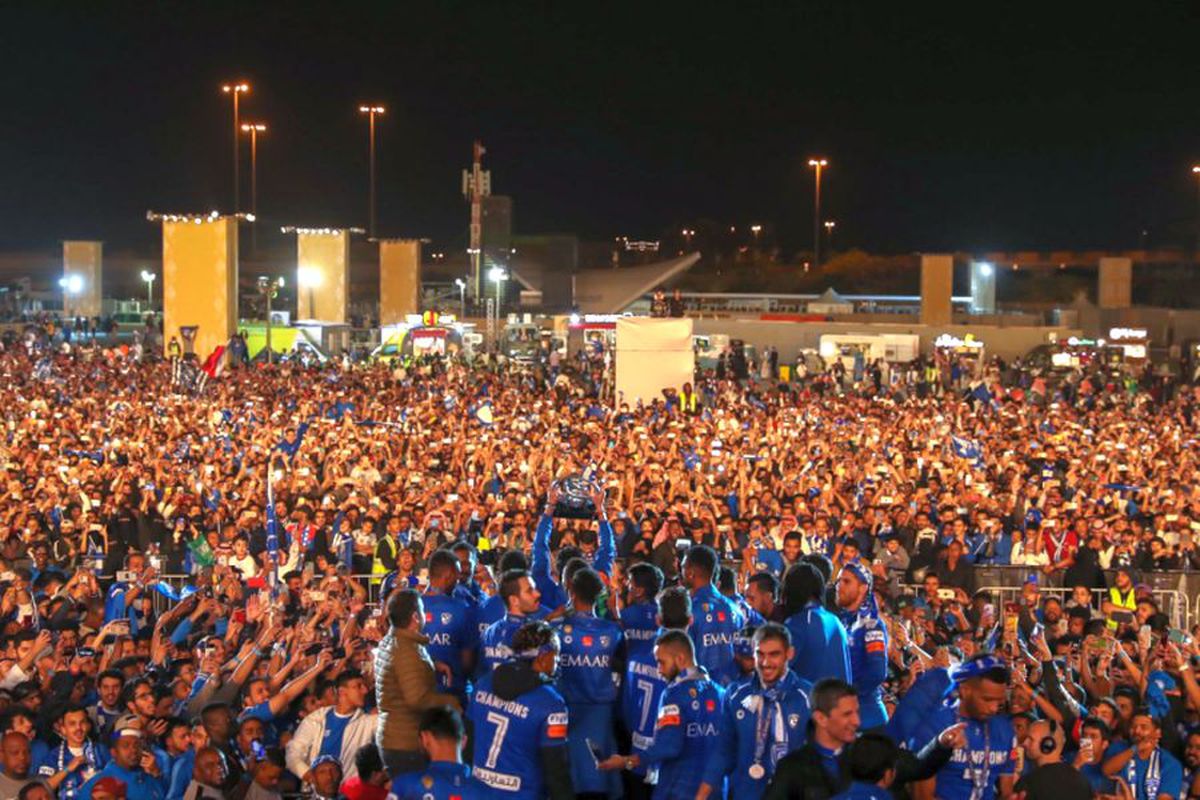 AL HILAL // VIDEO+FOTO Spectacol la Riad! Mii de fani au sărbătorit succesul echipei lui Răzvan Lucescu: „Vă iubesc!”