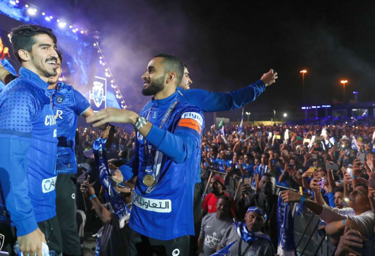 AL HILAL // VIDEO+FOTO Spectacol la Riad! Mii de fani au sărbătorit succesul echipei lui Răzvan Lucescu: „Vă iubesc!”