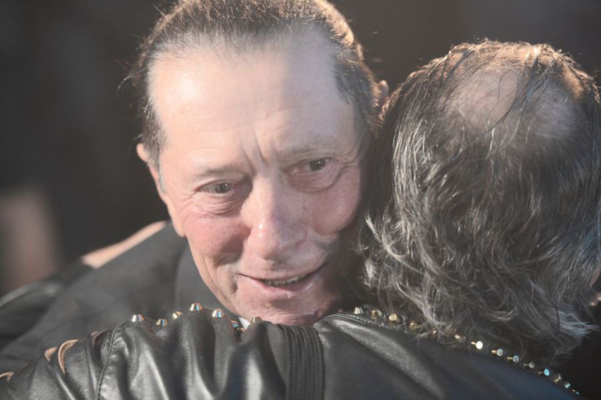 FOTO Ivan Patzaichin, emoționat până la lacrimi de surpriza asociației care îi poartă numele » Fostul mare sportiv împlinește mâine 70 de ani